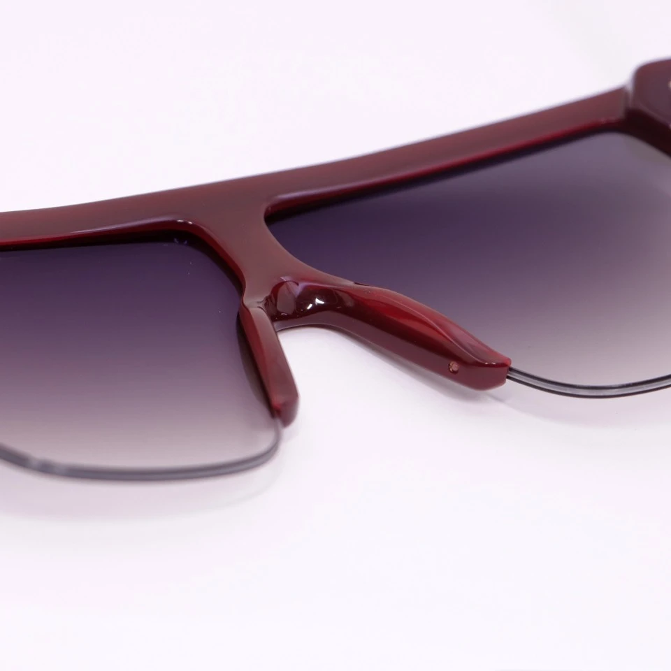 grey-gradient-one-piece-lens-close-up