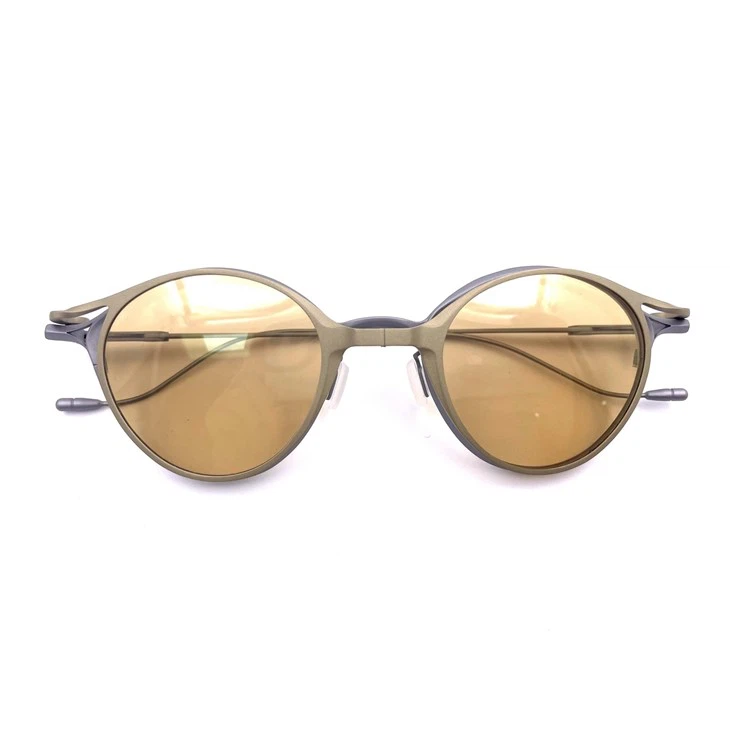 Retro Titanium Glasses With Foldable Sunglasses Clip